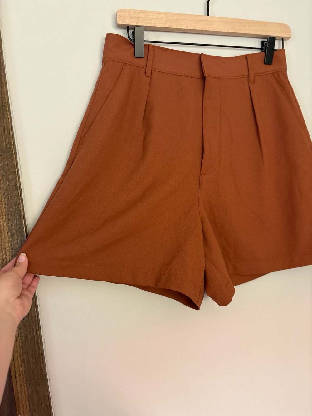 Abercrombie & Fitch Women's High-Rise Pleated Tailored Shorts Sz M - Picture 2 of 5